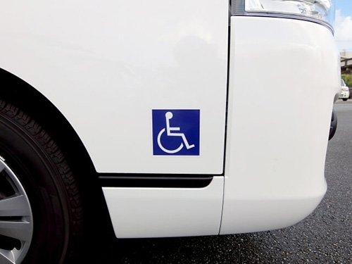 徳島で車のレンタルのサービスを行う【石井観光】では車椅子の方も安心の特殊車両を用意